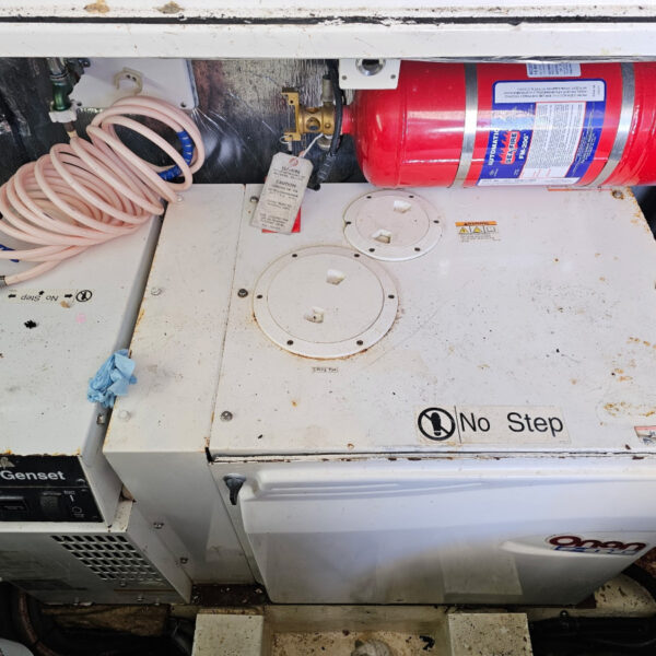 Onan 11.5Kw MDKBM Low Hours-MEG5083