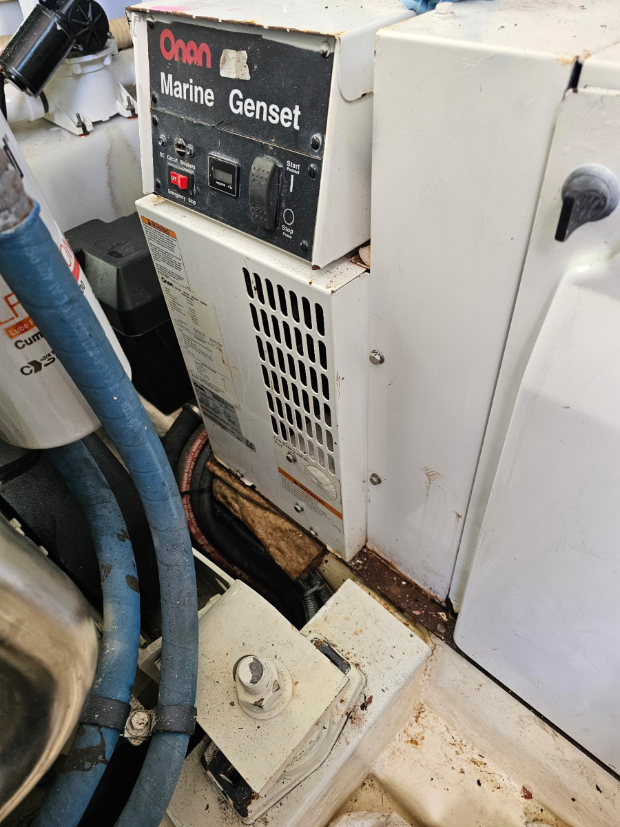 05-MEG5083 Onan 11.5Kw MDKBM Low Hours-MEG5083