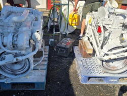 06-MEG5091 Cummins 6BTA 250HP Pair Low Hours-MEG5091