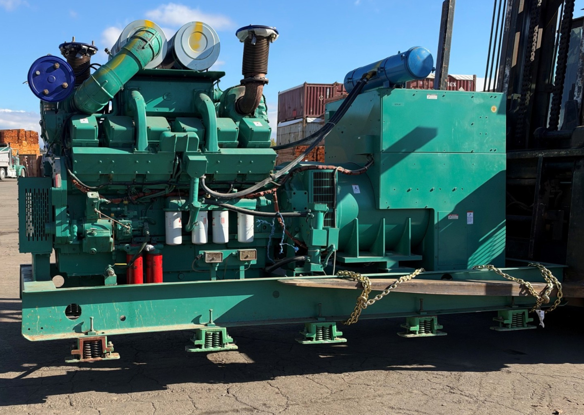 Cummins KTA38 750Kw (3) Like New-MEG5093